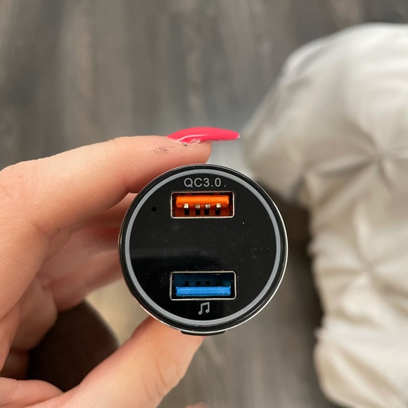 Plug in-to car Bluetooth creator - Picture 2 of 3